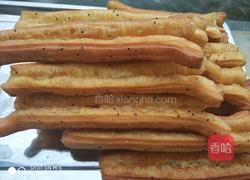 奶香余洪油条的做法图解9