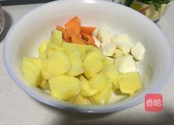 猪肉炖土豆胡萝卜山药的做法图解1