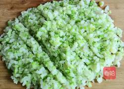 萝卜馅猪肉包子的做法图解3