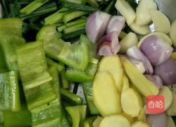 爆炒生肠的做法图解2