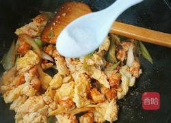 虾仁鸡蛋炒大葱的做法图解6