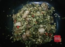 酸菜炒五花肉的做法图解3