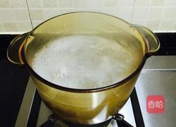 姬松茸猪骨煲汤的做法图解7