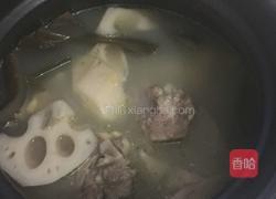 大骨莲藕海带汤的做法图解7