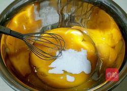 喷花可可戚风蛋糕的做法图解3