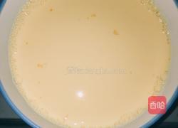 牛奶炖蛋的做法图解3