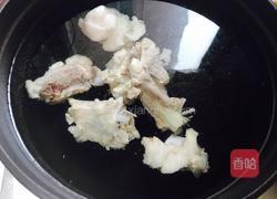 淮山萝卜筒骨汤（秋冬滋润）的做法图解4