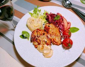 蒜味奶油煎豬排