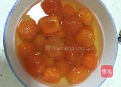 豆沙蛋黄月饼的做法图解2