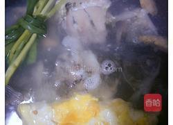 鲫鱼炖汤的做法图解7