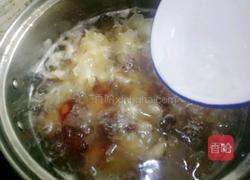 桃胶银耳羹的做法图解4