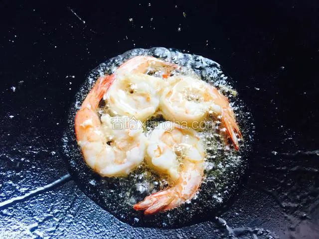 待两面金黄色