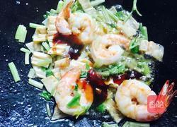 芹香炒河粉的做法图解11