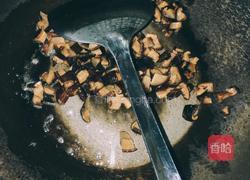 香菇腊肠焖饭的做法图解5