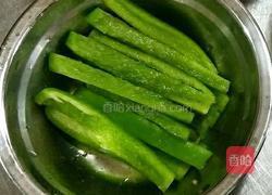 糖醋里脊丝的做法图解1