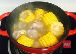 玉米排骨汤的做法图解5