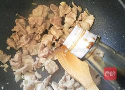 海鲜菇炒肉的做法图解6