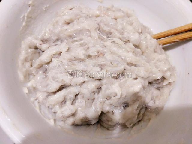 这是以搅好的虾滑，