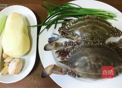 飞蟹炖土豆的做法图解1