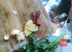 红烧胖头鱼的做法图解1