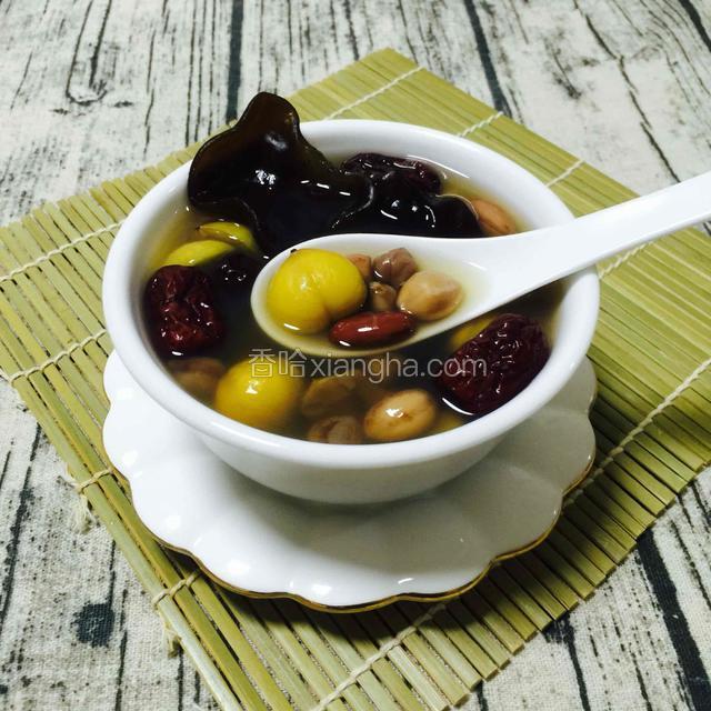 木耳红枣栗子糖水