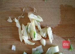 木耳炒白菜的做法图解6