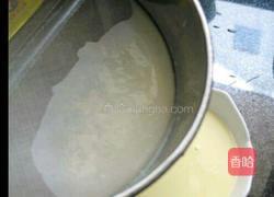 牛奶炖鸡蛋的做法图解5