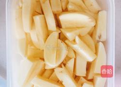 咸葱叶炖土豆的做法图解1