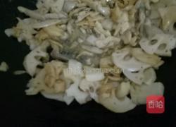 莲藕炒平菇的做法图解4