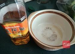 腊肉煲仔饭的做法图解1