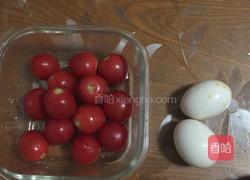 骨汤圣女果煎蛋的做法图解1