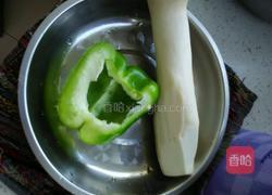 青椒素炒杏鲍菇的做法图解1