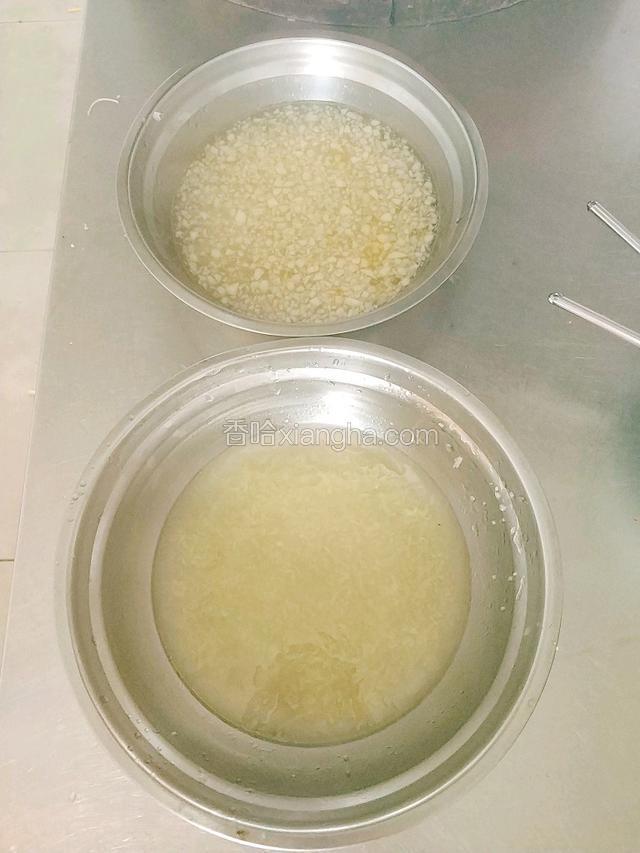 姜蒜切沫，加水。