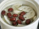 莲藕排骨汤的做法[图]