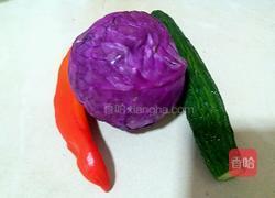 凉拌三彩的做法图解1