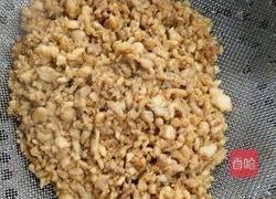 芽菜鸡粒的做法图解2