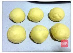 Illustration of how to make hot dog buns 4