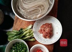 自制酸辣粉的做法图解1