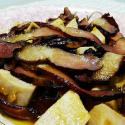 芋头蒸老腊肉的做法[图]