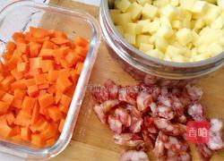土豆萝卜腊肠闷饭的做法图解1