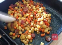 土豆萝卜腊肠闷饭的做法图解4