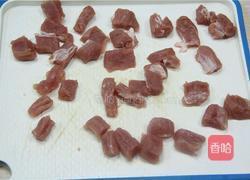 啤酒与烤猪肉串也是一对很搭的情侣的做法图解1