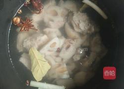 莲藕炖排骨的做法图解7