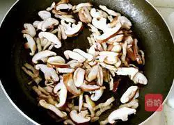 Illustration of braised mushroom noodles 6