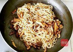 香菇焖面的做法图解17