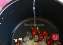 红枣桂圆莲子羹的做法图解3