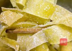 糖渍柚子皮的做法图解1