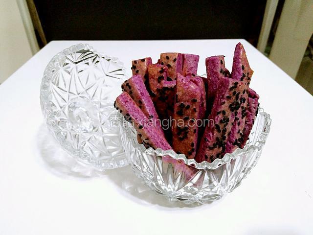 烤箱提前预热，中层160度，20分钟。
