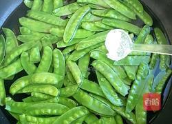 腊肠炒荷兰豆的做法图解6