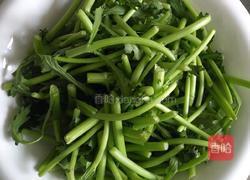 一菜两吃～茼蒿的做法图解1